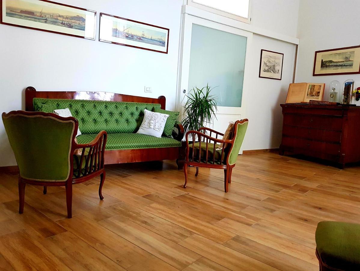 Lo Specchio Dei Papiri Bed & Breakfast Napoli Dış mekan fotoğraf