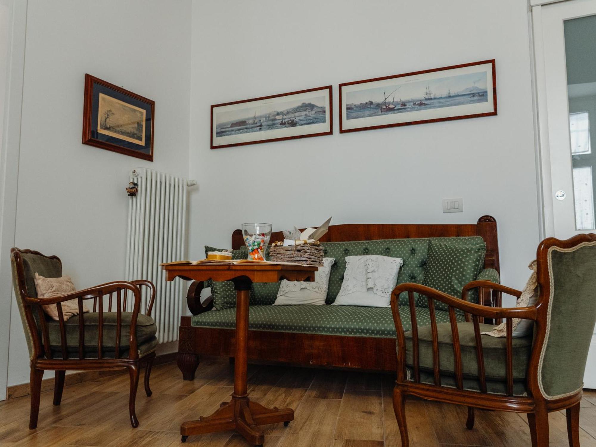 Lo Specchio Dei Papiri Bed & Breakfast Napoli Dış mekan fotoğraf