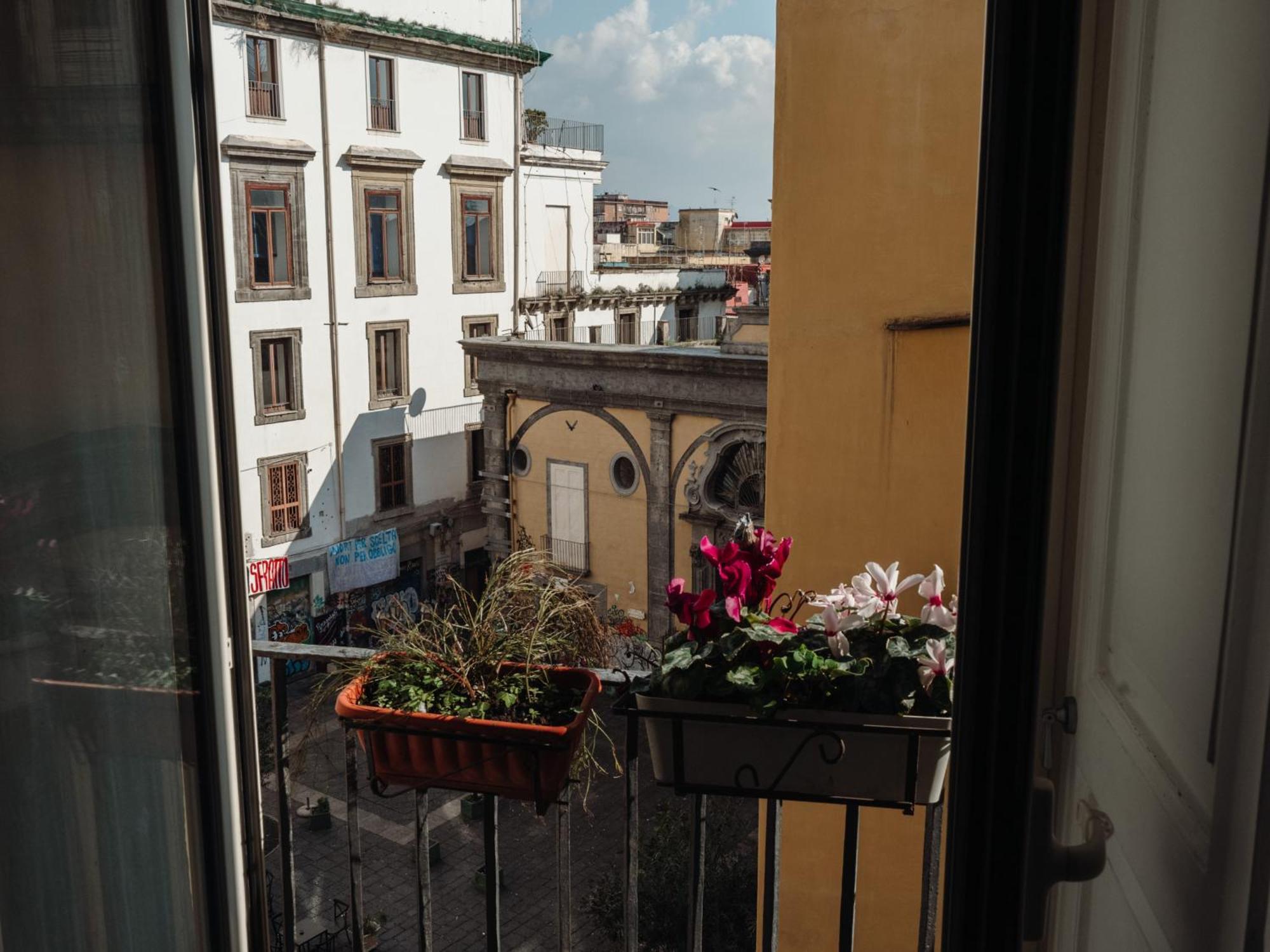 Lo Specchio Dei Papiri Bed & Breakfast Napoli Dış mekan fotoğraf